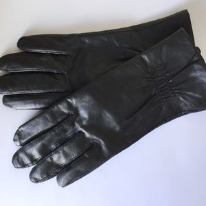 Women’s leather gloves